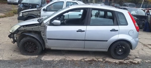 Dezmembram Ford Fiesta an 2003 - imagine 3