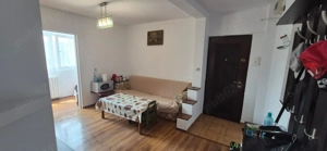 apartament 2 camere  transformat in 3 camere, zona Biserica Noua, decomandat, etaj 3