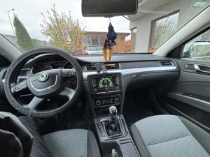Skoda Superb 2013 - imagine 9