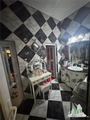 Casa spatioasa si versatila de vanzare in Eforie Nord – ideala pentru locuinta + afacere! - imagine 11