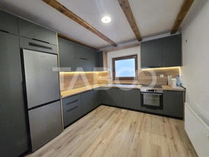 Casa de vacanta de vanzare 278mp curte 855mp Valea Avrigului - imagine 3