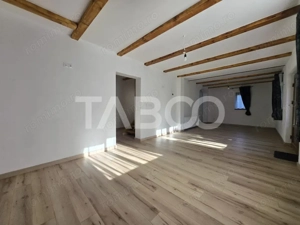 Casa de vacanta de vanzare 278mp curte 855mp Valea Avrigului - imagine 16