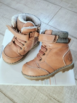 Ghete îmblănite din piele 