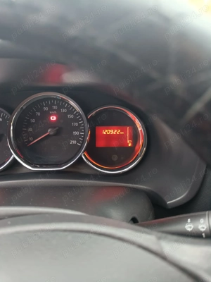 Vand sanderoStepowai 1.5 dci 90cp - imagine 9