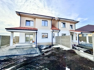 Duplex Individual 4 camere + toate utilitatile - Mosnita Noua