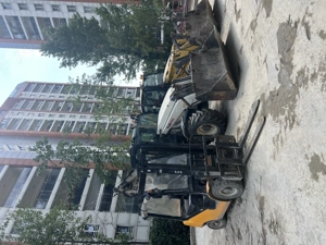 Închiriez buldoexcavator și motostivuitor 