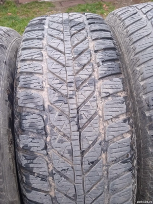 Vand cauciucuri de iarna 215/65/16 - imagine 5
