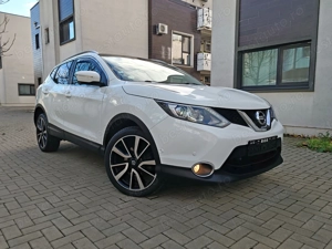 Nissan Qashqai Tekna 4x4 DCI NaviPieleXenonLedPanoramicCMr360InczScauneKeylesGoJanteBicoloreCarlig - imagine 2