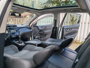 Nissan Qashqai Tekna 4x4 DCI NaviPieleXenonLedPanoramicCMr360InczScauneKeylesGoJanteBicoloreCarlig - imagine 8