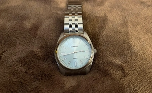 Vand ceas Lorus cadran azuriu 5 atm adancime data