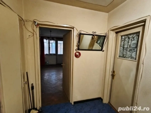 Vând apartament cu 2 camere strada Brânduşei - imagine 9