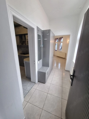 Inchiriez spatiu bun pentru birouri, salon, cabinet etc. intr-o vila sector 4 - imagine 4