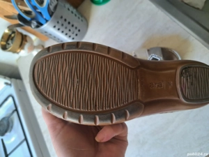 Vand garsoniera langa biserica dupa Margeanului