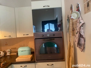 apartament la casa de inchiriat!