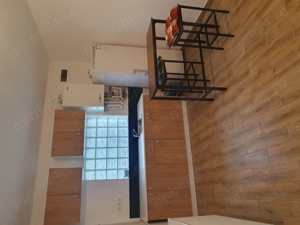 Vând casa recent renovata.