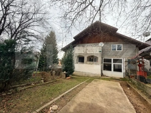 Casă de vânzare –Zărnești, zona Tohănița Preț: 149.999€ TEREN 1637M2,ZONA PADURE