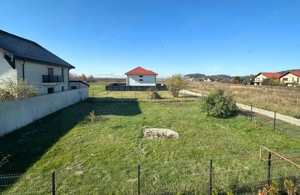 Vânzare casă 5 camere nouă elegantă și spațioasă în Hărman - imagine 27