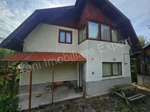 Casă de vânzare în Curtea de Argeș.