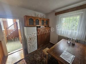 Casă de vânzare în Curtea de Argeș. - imagine 9