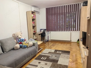 Apartament cu 2 camere DECOMANDAT