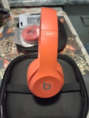 Căști Sollo 3 noi cu cablul usb, borsetă și bureți de schimb rosii ca și căștile. - imagine 2
