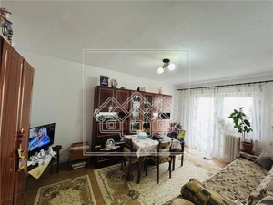 Ap cu 3 camere, 2 balcoane si pivnita, etaj 2, Valea Aurie