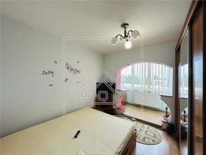 Ap decomandat, 3 camere, 2 balcoane, pivnita, Valea Aurie - imagine 10