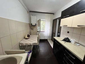 Apartament 2 camere etaj 2 4 -50 mp Zona Piata Moldovei