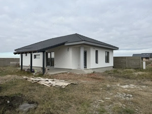 Casa individuala, 4 camere, 105 utili, 580 teren, Sanmihaiu Roman