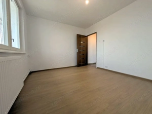 Orizont - STRADAL, Apart 2 cam decomandat, renovat, balcon lung - imagine 5