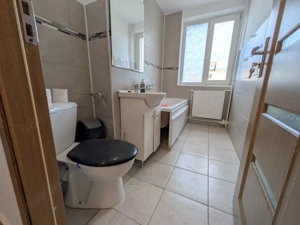 Orizont - STRADAL, Apart 2 cam decomandat, renovat, balcon lung - imagine 3