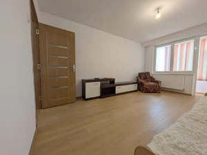 Orizont - STRADAL, Apart 2 cam decomandat, renovat, balcon lung - imagine 9