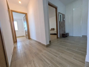 Orizont - STRADAL, Apart 2 cam decomandat, renovat, balcon lung - imagine 2