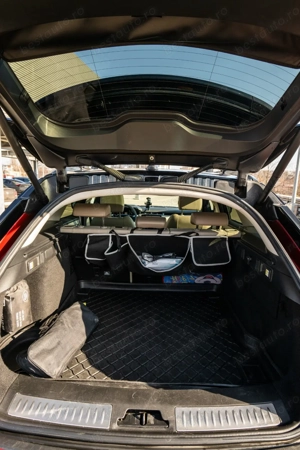 Range Rover Velar D3  Diesel 300 CP   AWD   Suspensie pneumatică   Trapa panoramică - imagine 4