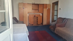 Inchiriez ap. 2 camere pe termen lung.