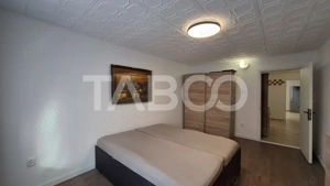 Apartament la casa de vanzare 82 mp 2 camere curte zona Vasile Aaron - imagine 4