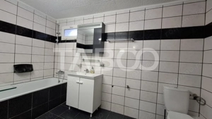 Apartament la casa de vanzare 82 mp 2 camere curte zona Vasile Aaron - imagine 8