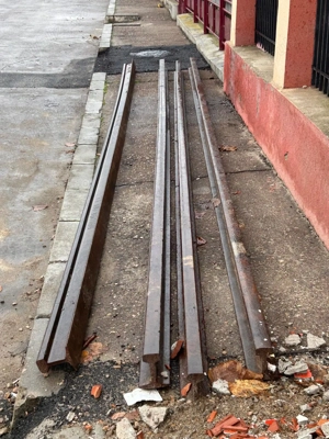 Grinzi de fier tip șină de tren   foarte grele și rezistente