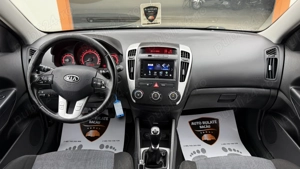 Kia Ceed 1.4 Benzina 90CP 2010 Euro 4 - imagine 7