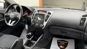 Kia Ceed 1.4 Benzina 90CP 2010 Euro 4 - imagine 12