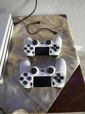 Vând ps4 pro 1tb full HDR 4k dinamyc fără probleme  - imagine 4