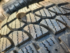 Anvelope de iarna 225/65R16C stare foarte buna  - imagine 2