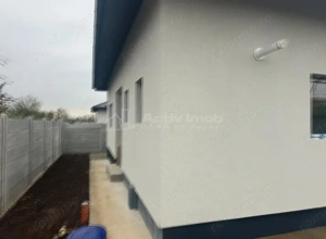 Casa individuala-3 camere-Toate utilitatile-Asfalt-STB-Mutare rapida - imagine 5