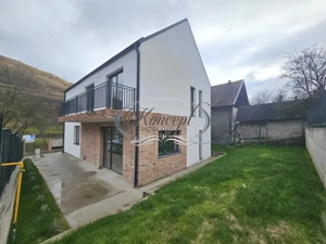 Locuinta moderna in Tauti, ansamblu restrans si zona linistita - imagine 2