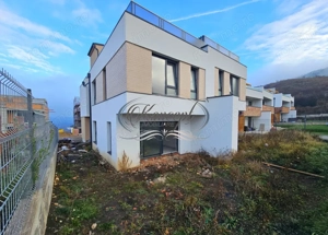 Duplex cu arhitectura moderna si curte privata in Floresti - imagine 3