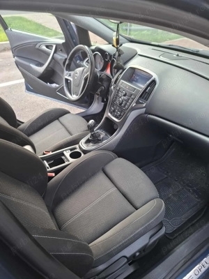 Opel Astra J SportTourer - imagine 3