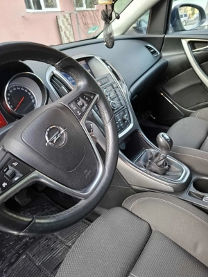 Opel Astra J SportTourer - imagine 5