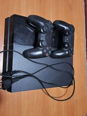 Vând ps4 , merge foarte bine, 6 jocuri + gta 5, 2 controllere perfect funcționale  - imagine 2