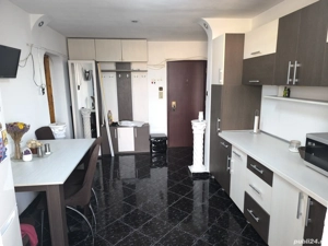 Închiriez apartament cu doua camere 