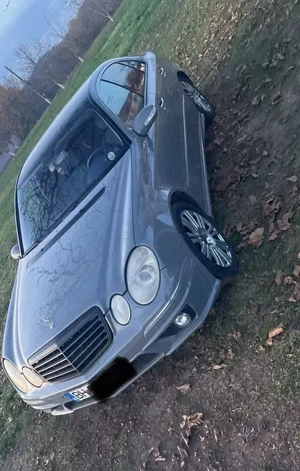 Vând Mercedez Benz E220 Avangarde - imagine 3